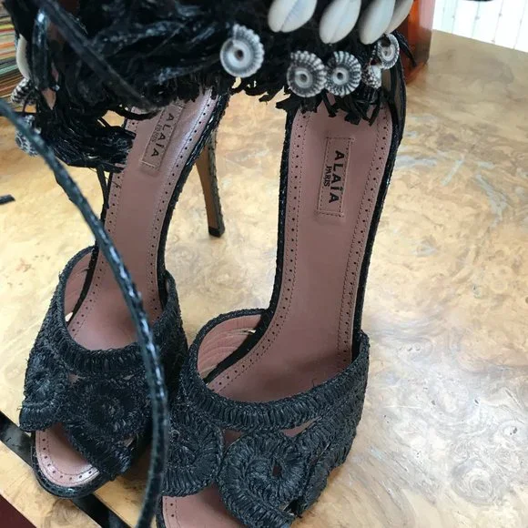 Azzedine Alaia Stilletos black with beads, fringe, woven straw, python leather 8 - Picture 6 of 11